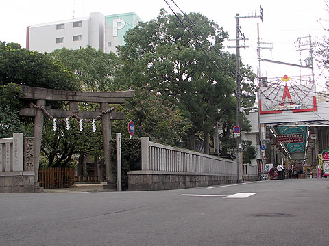 住吉神社と商店街